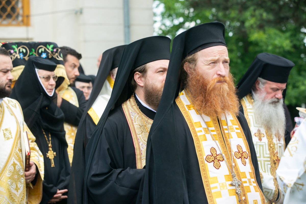 Maica stavroforă Lucia Dumbravă - o stareţă harnică şi misionară (1930-2022) 216037