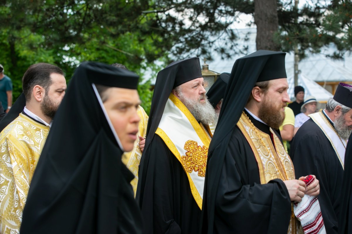 Maica stavroforă Lucia Dumbravă - o stareţă harnică şi misionară (1930-2022) 216038