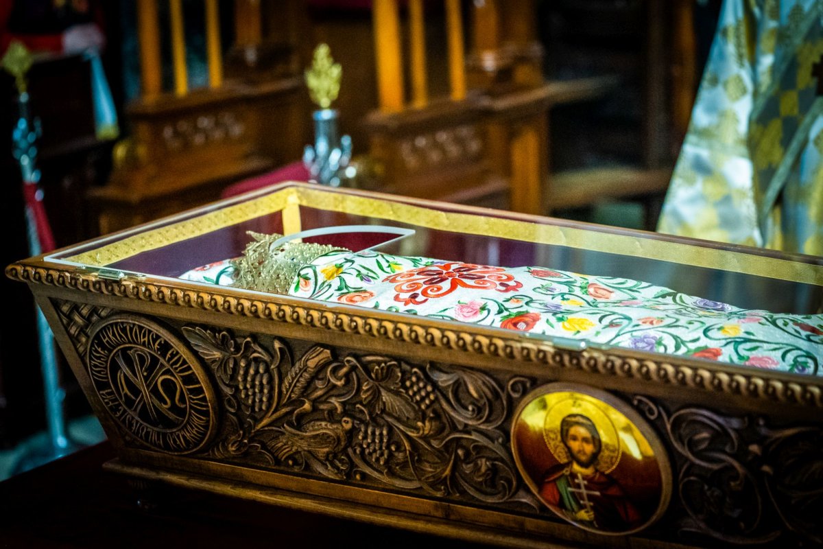 Racla cu moaștele Sfântului Ioan cel Nou de la Suceava a fost așezată spre închinare 216092