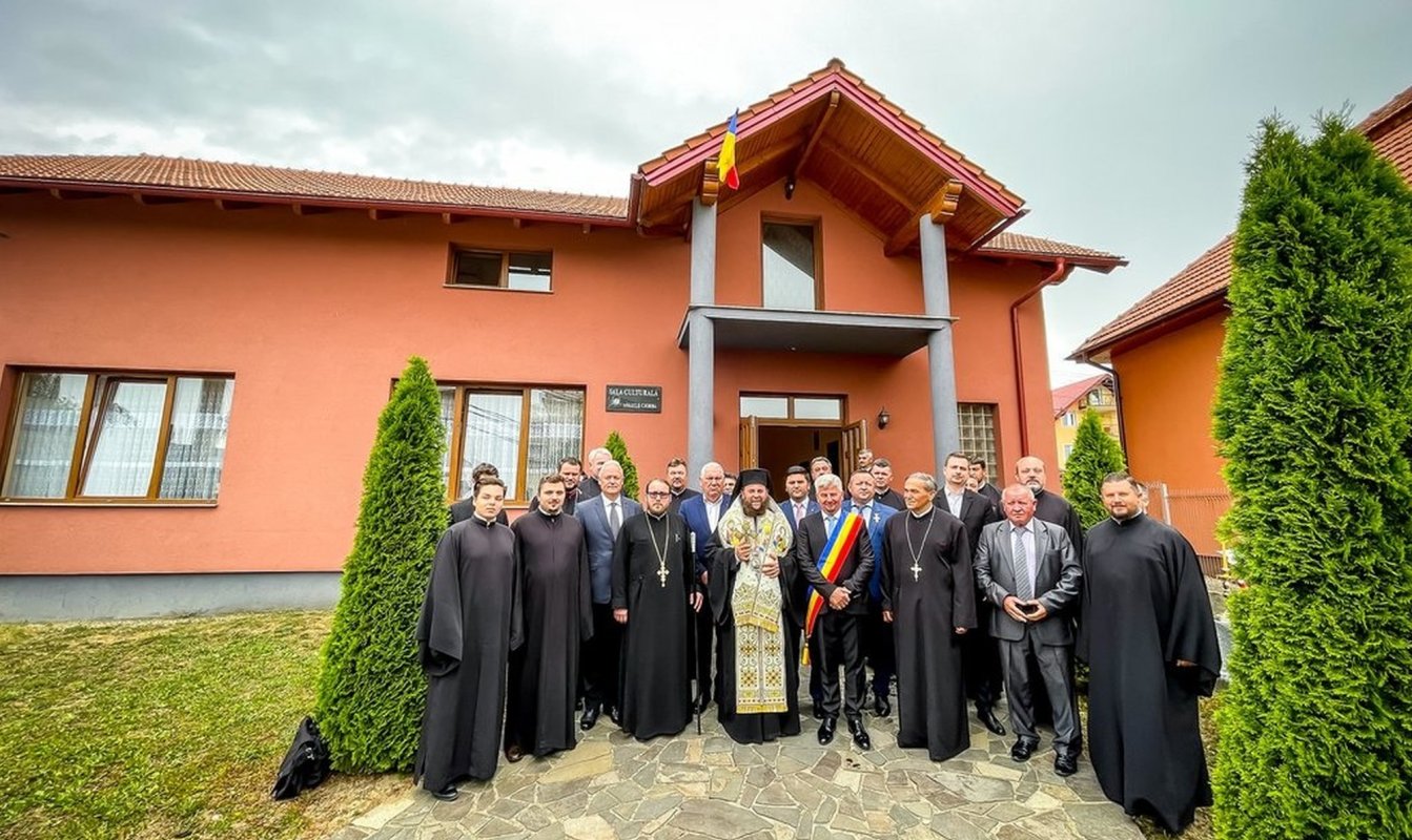 Slujire arhierească la Călineşti Oaş 215840