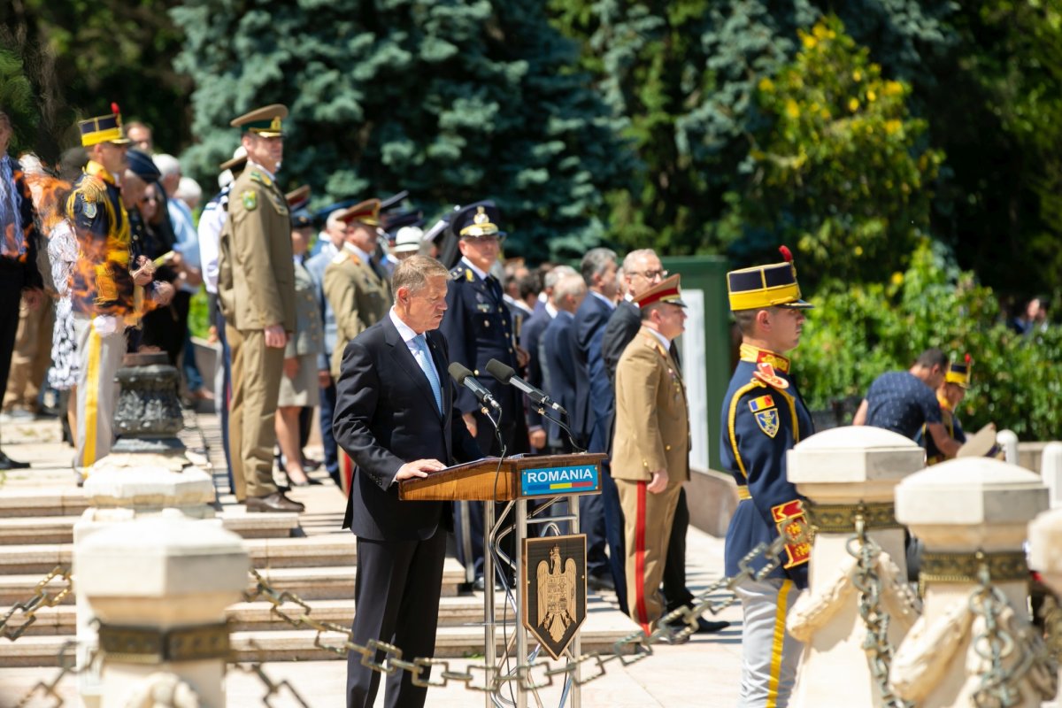 Ceremonii militare dedicate Zilei Eroilor în București 216243