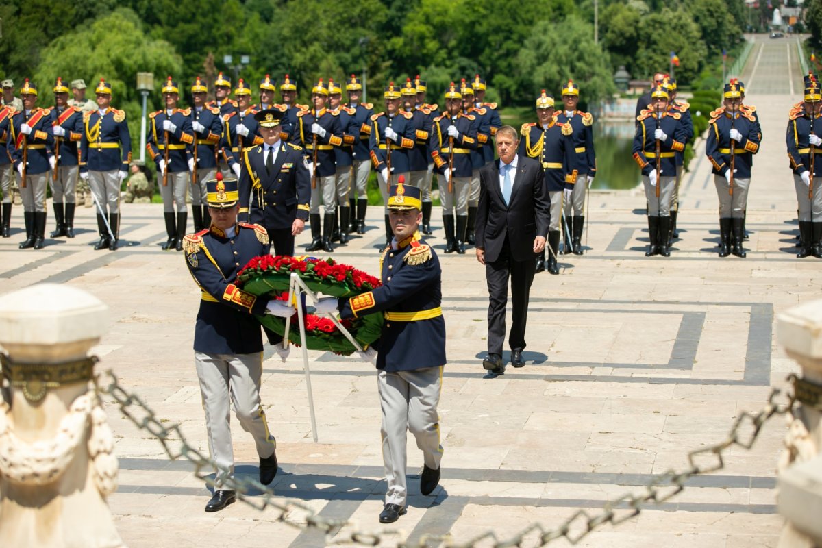Ceremonii militare dedicate Zilei Eroilor în București 216252