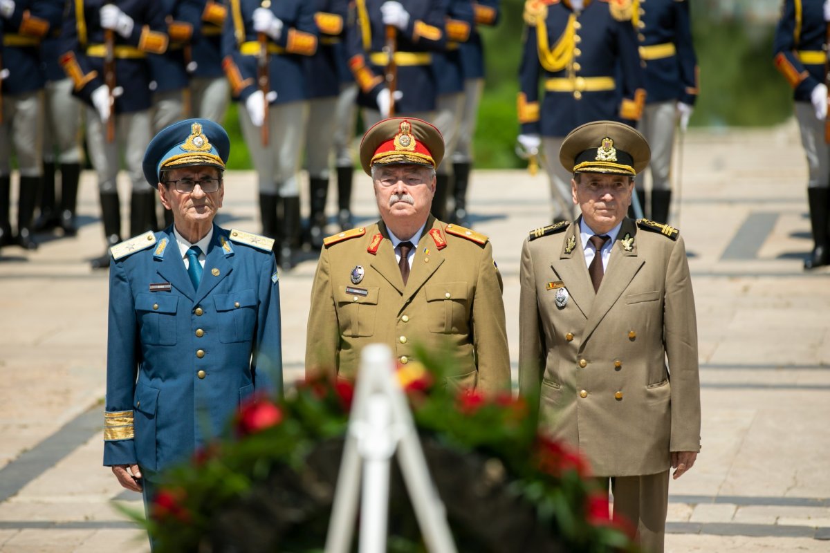 Ceremonii militare dedicate Zilei Eroilor în București 216259