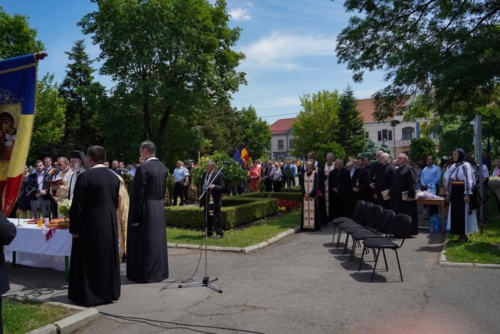 Liturghie arhierească în municipiul Reghin 216303