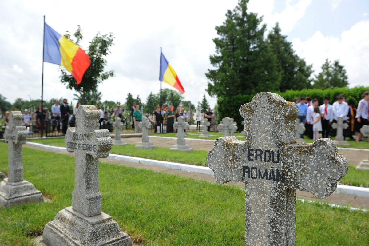 Manifestări de recunoștință dedicate eroilor patriei 216291