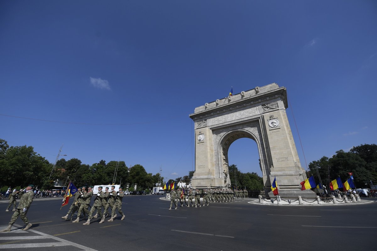 Cruce şi Înviere, suferinţă şi biruinţă în istoria poporului român 216413