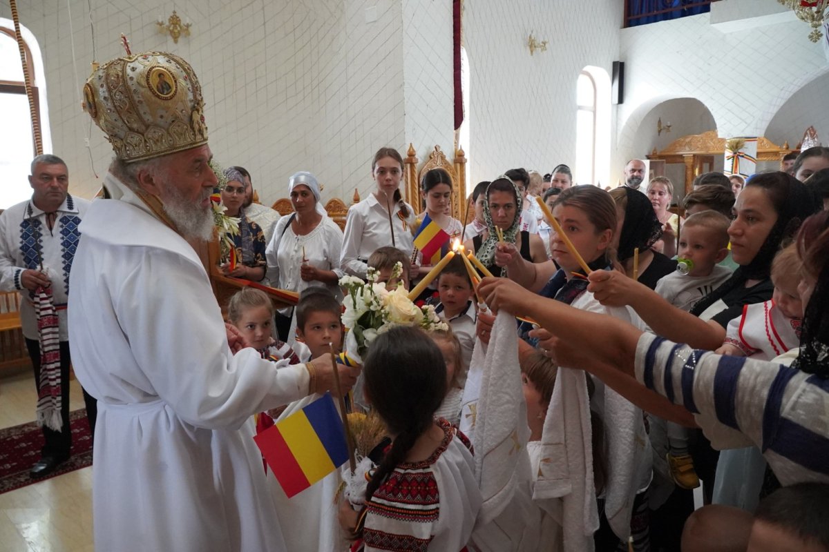Sărbătoare luminoasă la Parohia Cuza Vodă din județul Brăila 216658