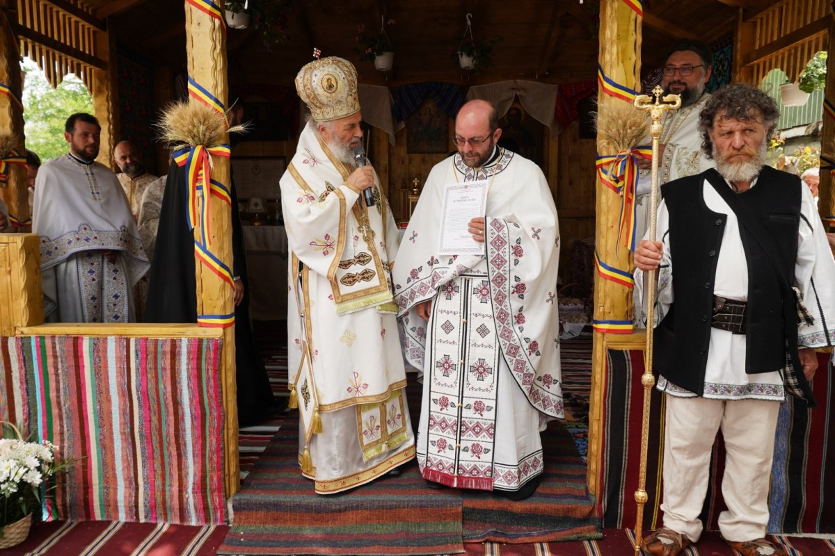 Sărbătoare luminoasă la Parohia Cuza Vodă din județul Brăila 216659