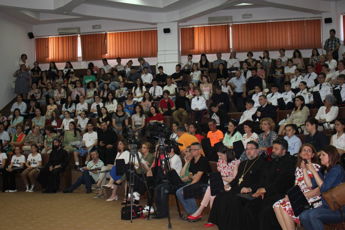 200 de elevi olimpici din județul Dolj au fost premiați 216804