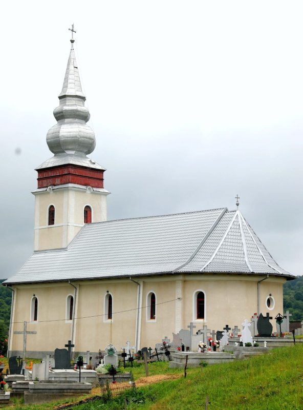 O nouă capelă de cimitir la Cerneşti, Protopopiatul Lăpuş 216750