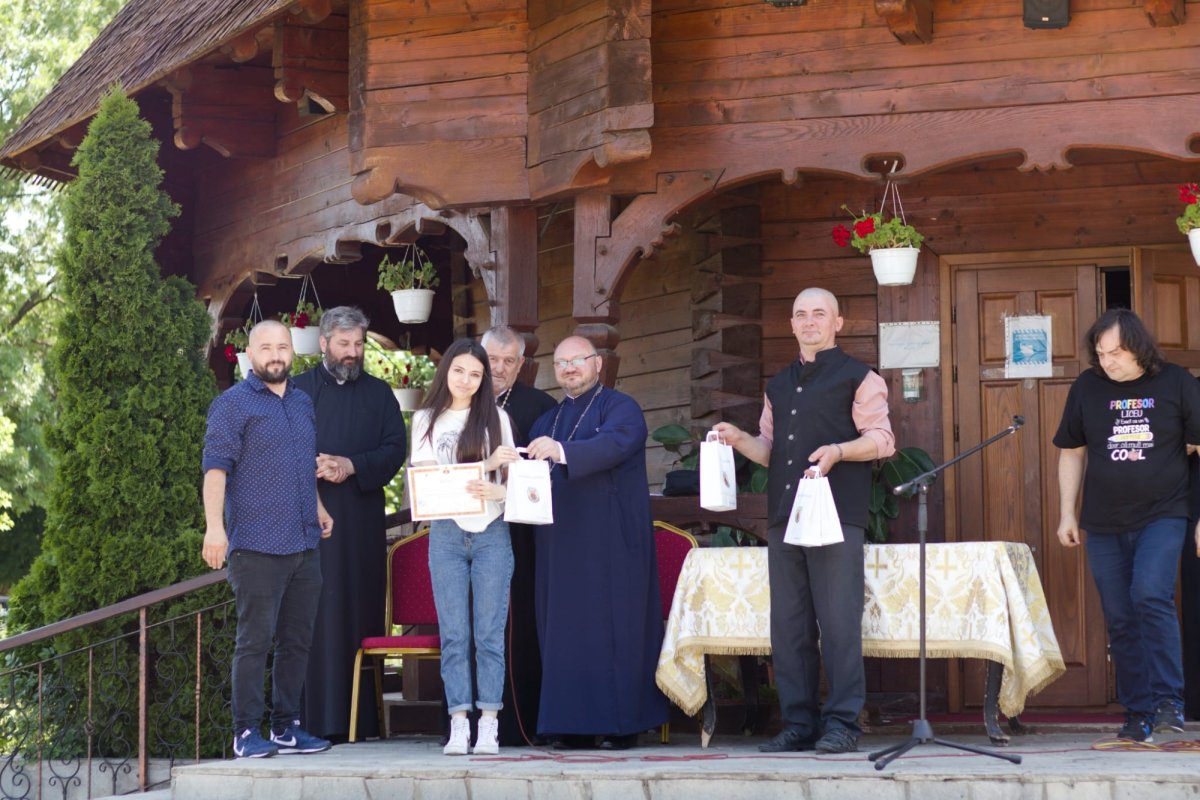 Concurs de literatură și pictură la o parohie din Mizil 216898