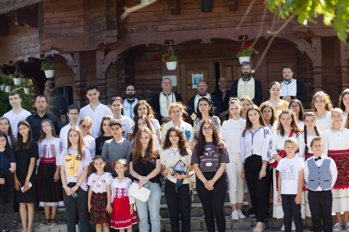 Concurs de literatură și pictură la o parohie din Mizil 216899