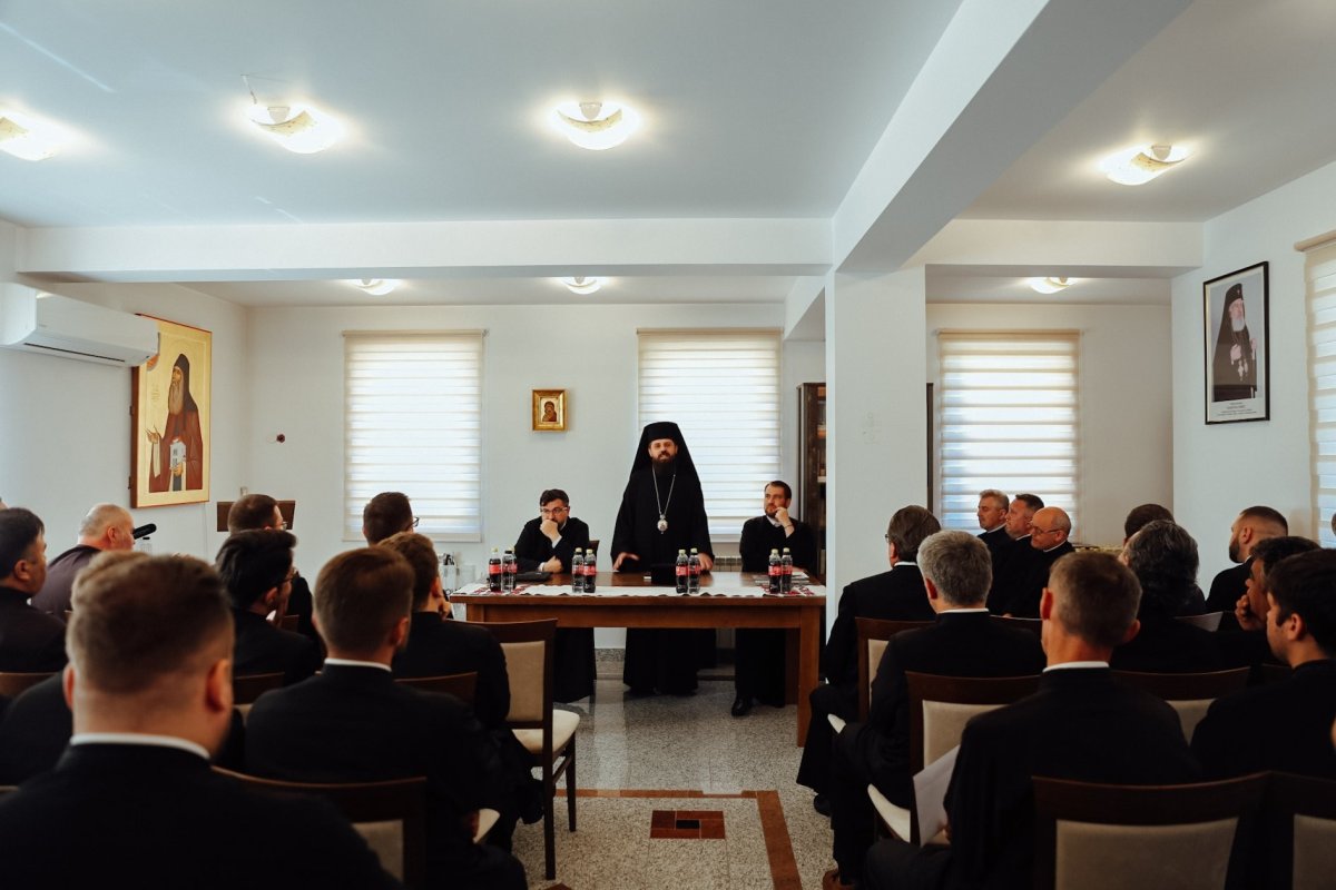 Conferințe preoţeşti de primăvară la Huedin şi Gherla 216939