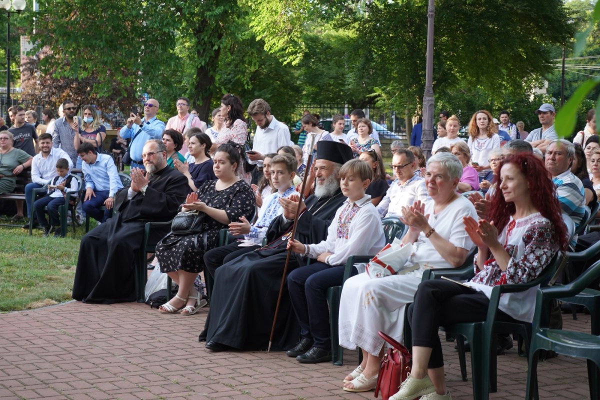 Festivitate de sfârşit de an şcolar la Seminarul Teologic din Galaţi 217009