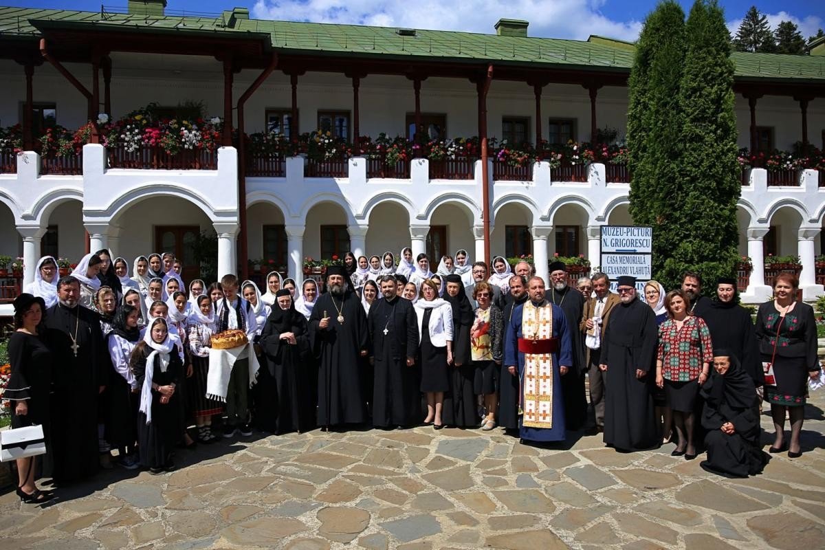 Trei decenii de la reactivarea Liceului Teologic „Sfânta Parascheva” de la Mănăstirea Agapia 216954