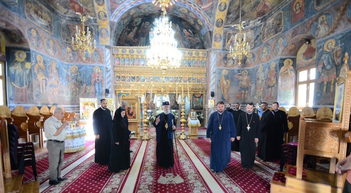 Vizită pastorală în protoieriile Titu și Târgoviște Sud 217005