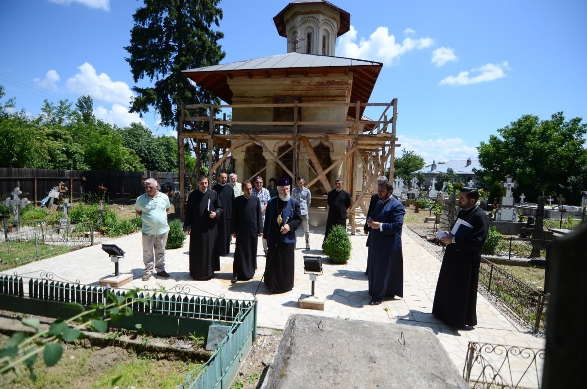 Vizită pastorală în protoieriile Titu și Târgoviște Sud 217008