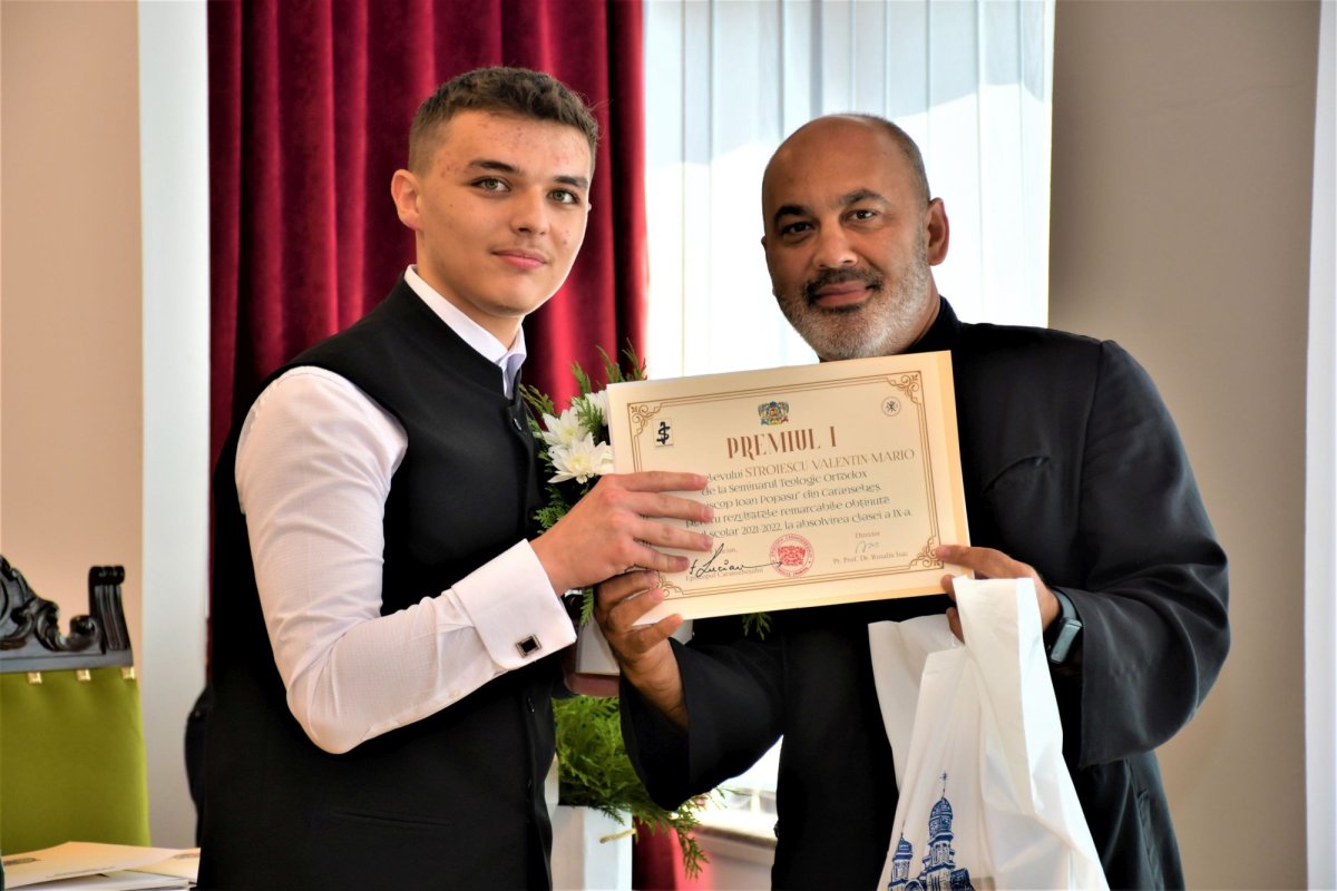 Premierea elevilor merituoși ai Seminarului Teologic Ortodox din Caransebeș 217062