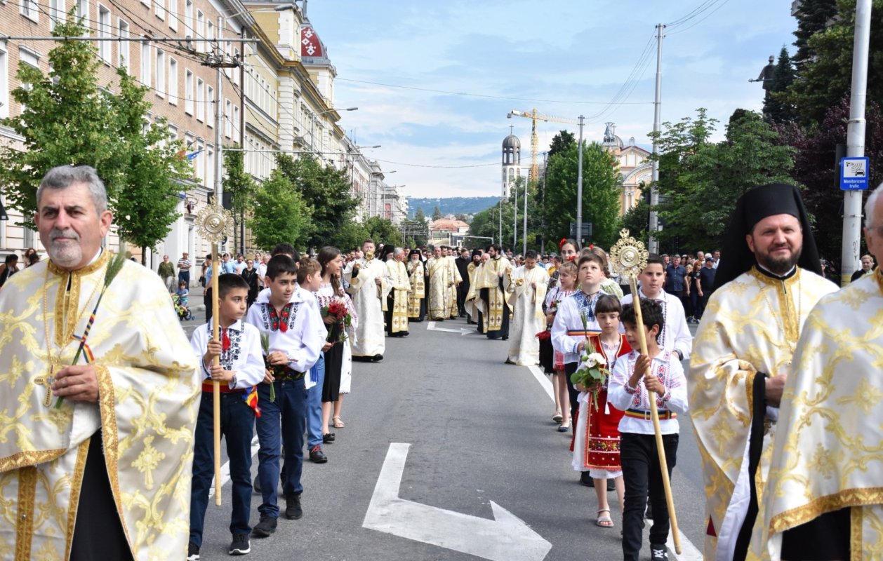 Slujire arhierească şi procesiune la Cluj‑Napoca 217226