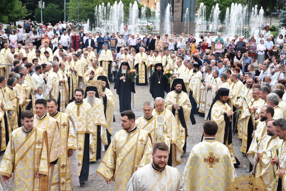Slujire arhierească şi procesiune la Cluj‑Napoca 217227