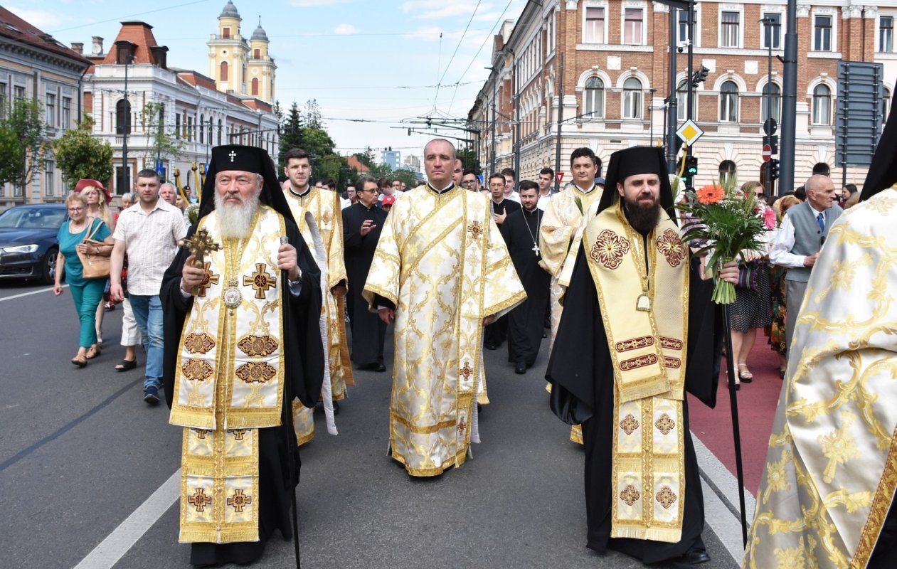 Slujire arhierească şi procesiune la Cluj‑Napoca 217229