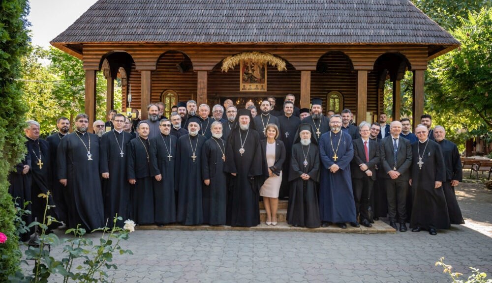 Colegiul decanilor facultăților de teologie din Patriarhia Română 217615