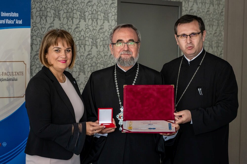 Colegiul decanilor facultăților de teologie din Patriarhia Română 217617