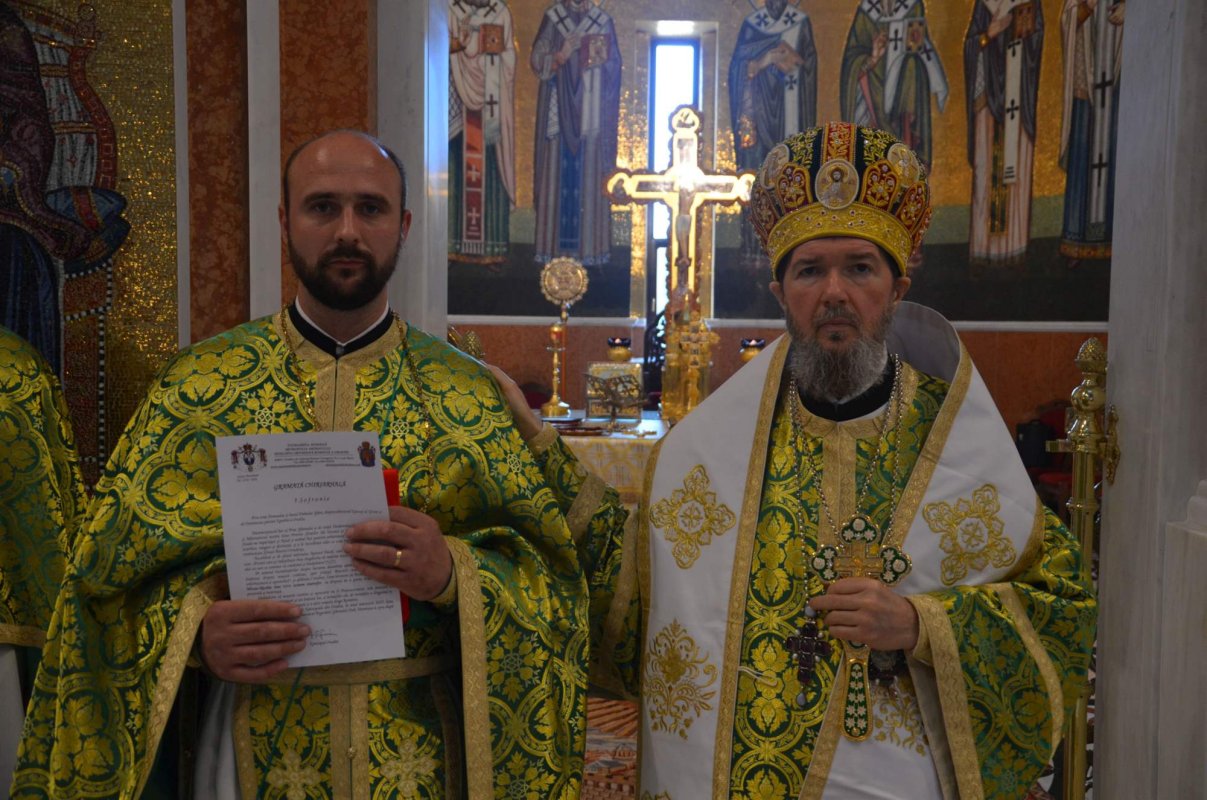 Hramul Bisericii „Sfânta Treime” din Oradea 217545