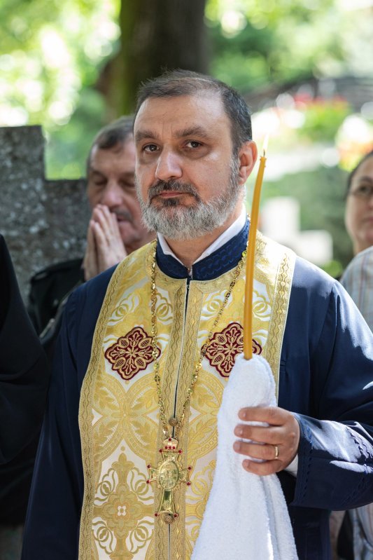 Pomenirea „poetului nepereche” la mormântul său din Bucureşti 217587