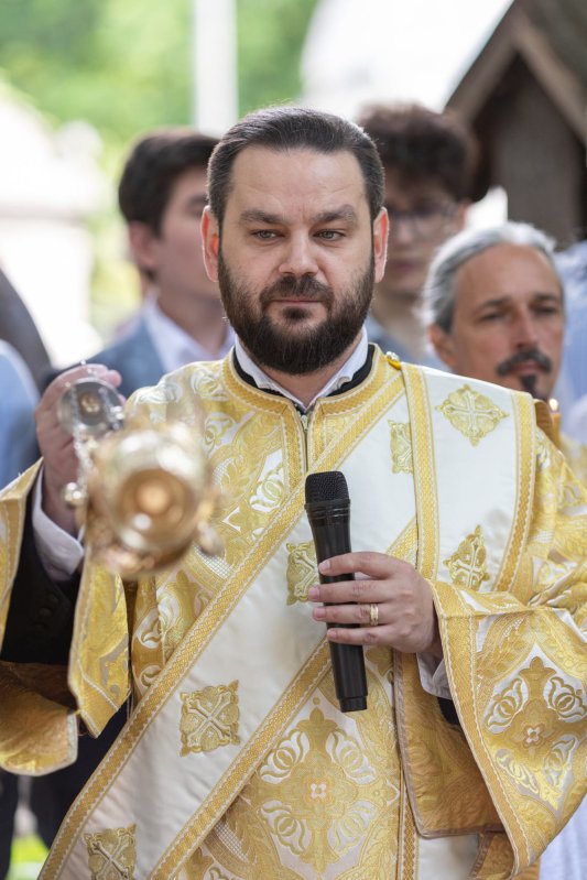 Pomenirea „poetului nepereche” la mormântul său din Bucureşti 217598