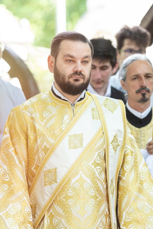 Pomenirea „poetului nepereche” la mormântul său din Bucureşti 217608