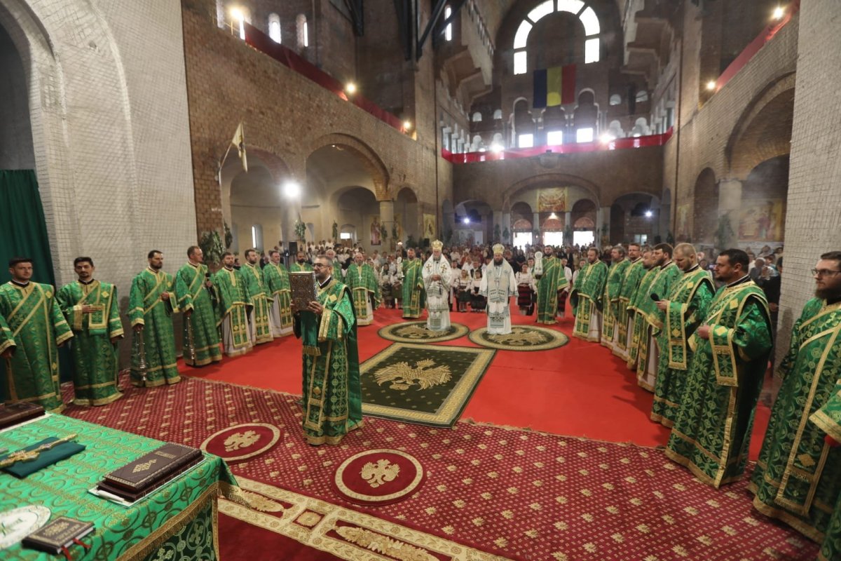 Târnosirea Bisericii „Sfânta Treime” din Peteritea, Protopopiatul Lăpuş 217532