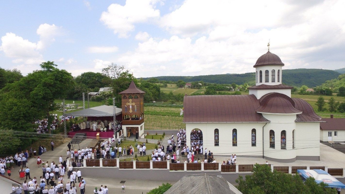 Târnosirea Bisericii „Sfânta Treime” din Peteritea, Protopopiatul Lăpuş 217537