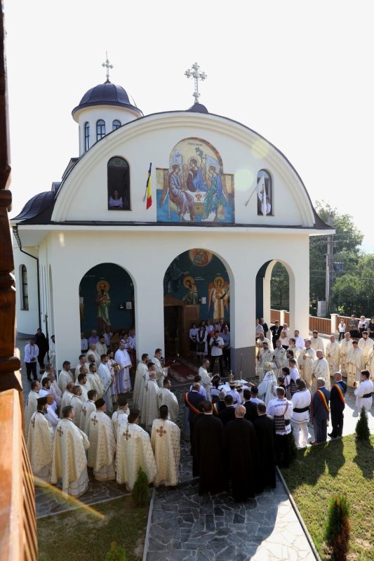 Târnosirea Bisericii „Sfânta Treime” din Peteritea, Protopopiatul Lăpuş 217538