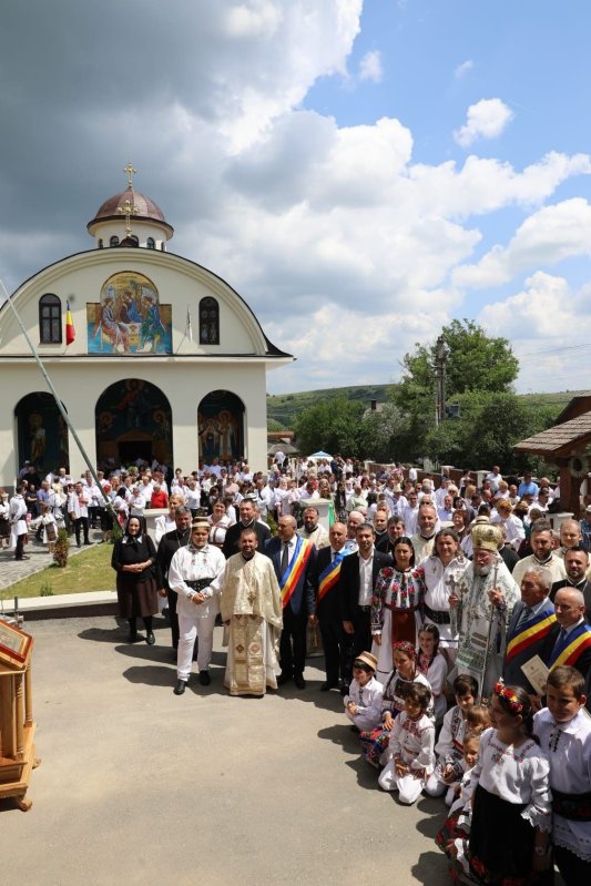 Târnosirea Bisericii „Sfânta Treime” din Peteritea, Protopopiatul Lăpuş 217540