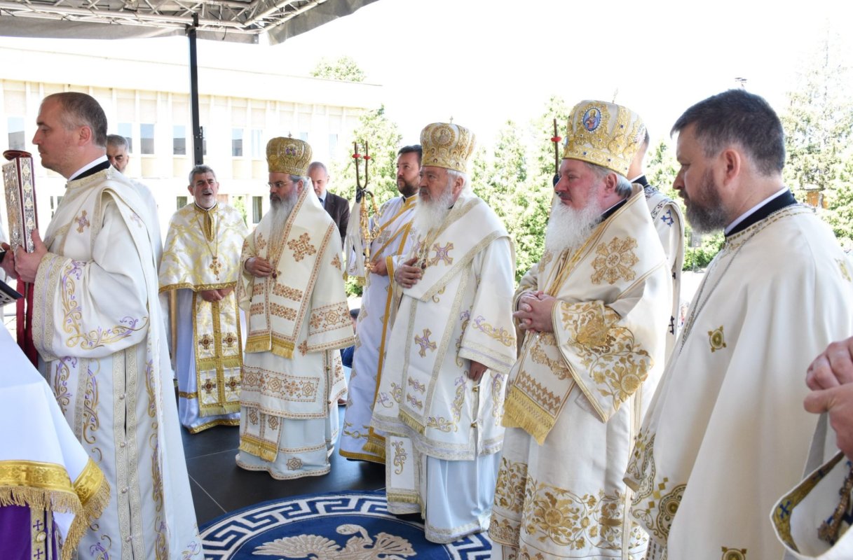 Capela Bazei 71 Aeriană din Câmpia Turzii, resfințită de trei ierarhi 217746