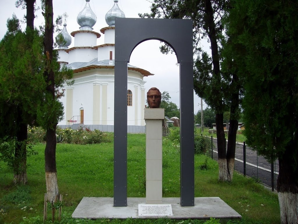 Rugăciuni de pomenire  în mireasma florilor de tei 217709