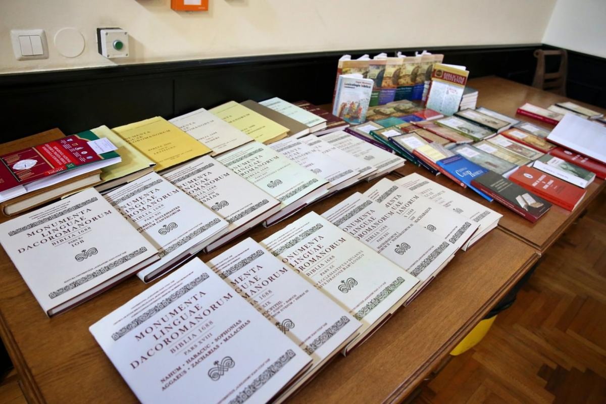 Simpozionul „Explorări în tradiția biblică românească și europeană“ la Iași 217761