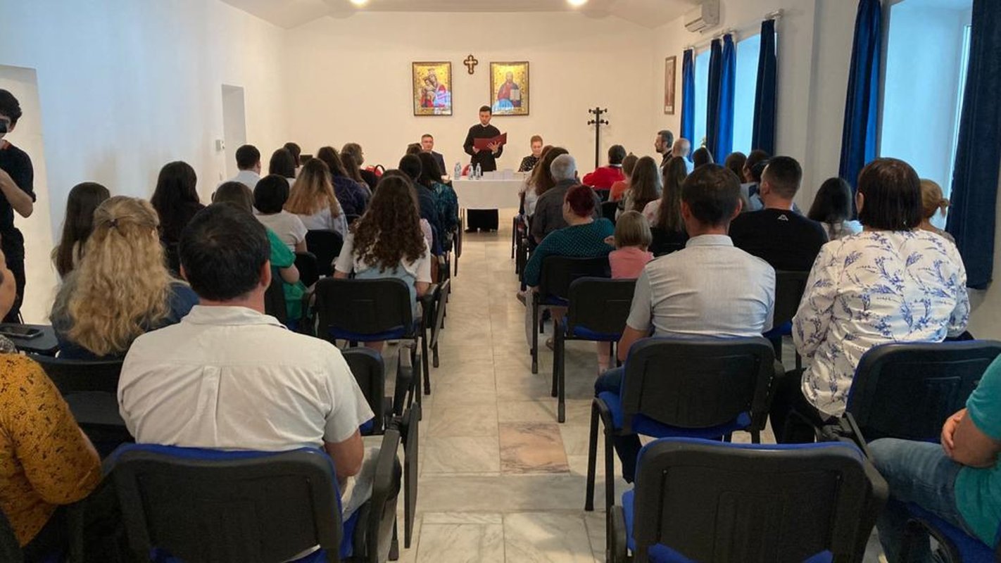 „Rugăciunea şi iubirea milostivă”, un proiect educațional de succes 217449