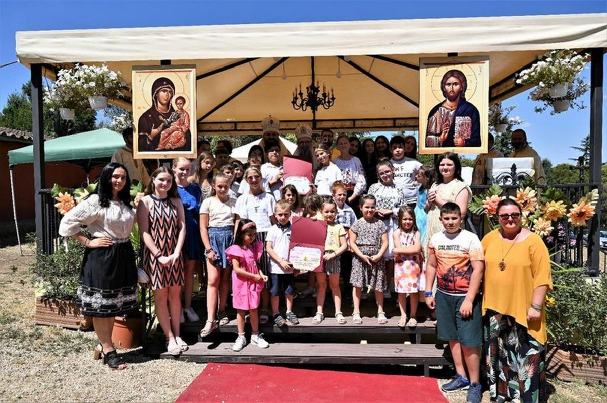 Cinstirea celor plăcuți Domnului în diaspora românească 218048