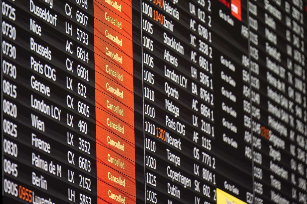Despăgubiri de până la 600 de euro pentru un zbor anulat 218012