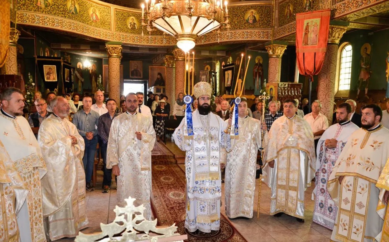 Hram la Schitul Suseni-Colț, Hunedoara 218037