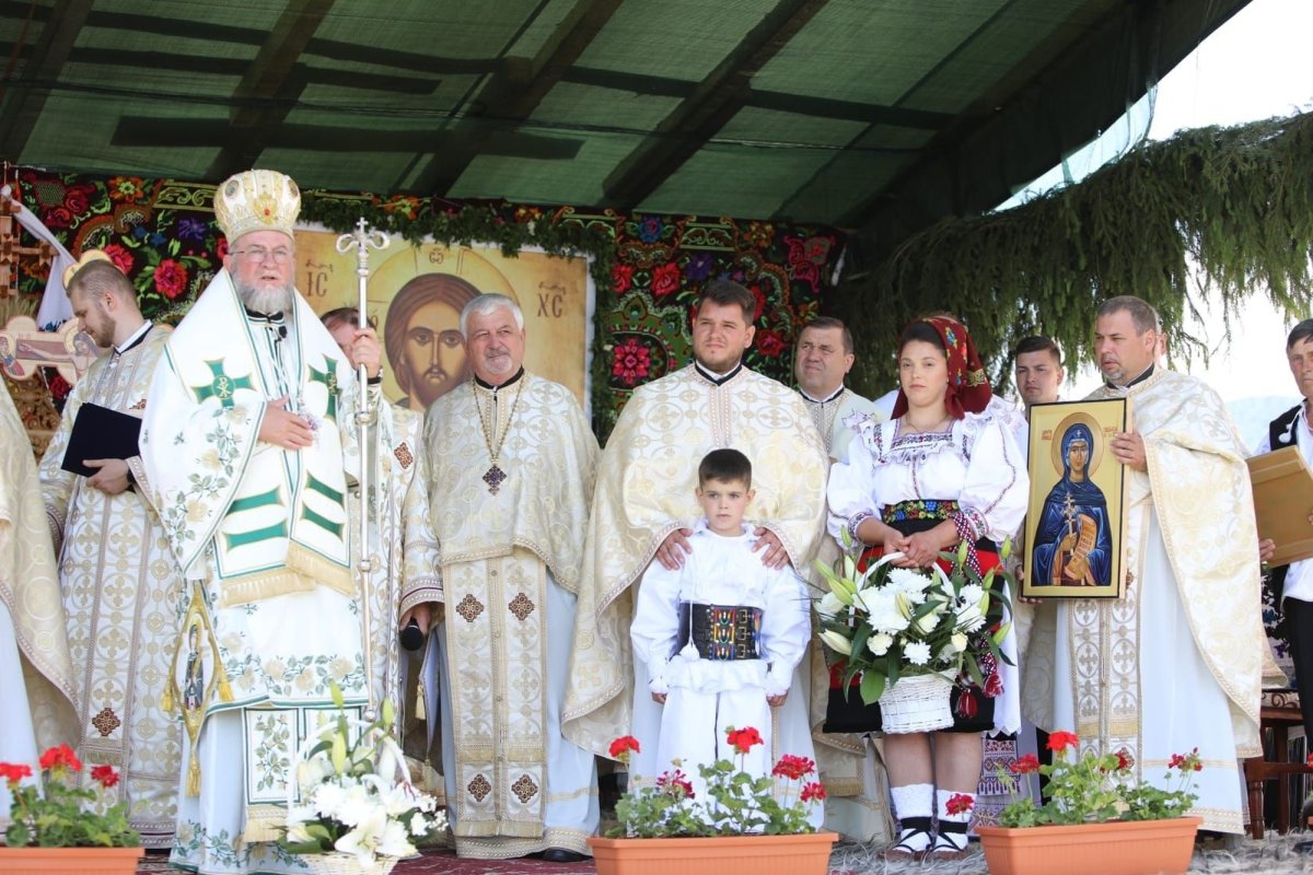 Târnosirea bisericii din Şugatag, Maramureş 218031