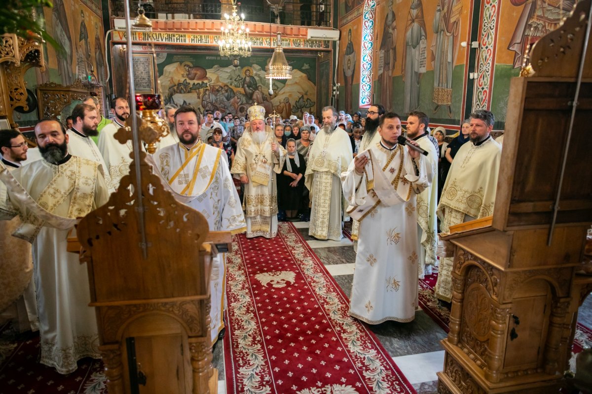 Hramul Mănăstirii „Duminica Sfinților Români” 218571