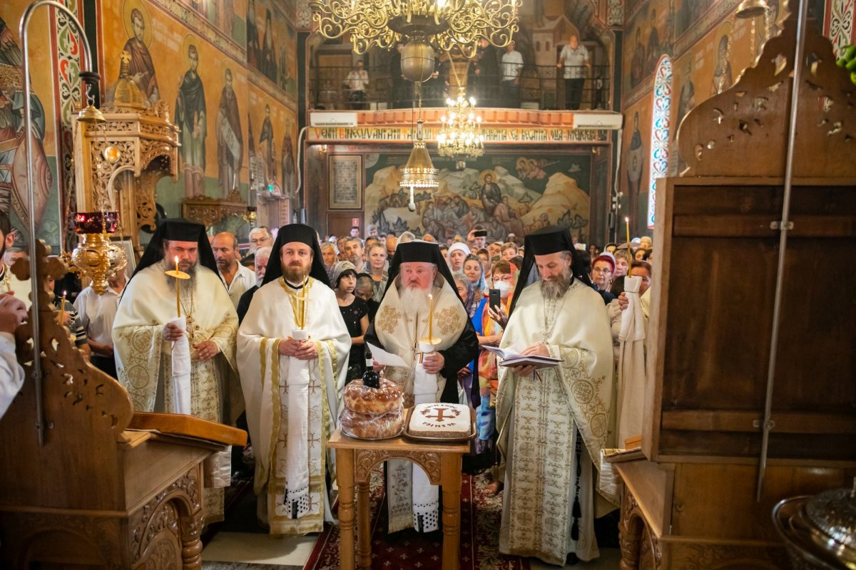 Hramul Mănăstirii „Duminica Sfinților Români” 218614