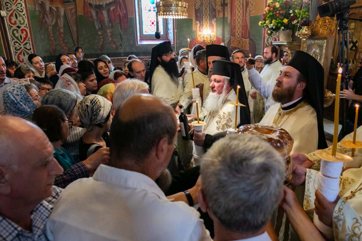 Hramul Mănăstirii „Duminica Sfinților Români” 218617