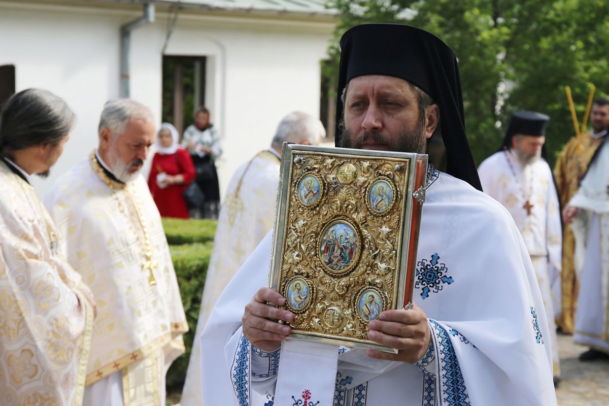 Sfinții Români, cinstiți de ieșeni la hramul Mănăstirii Bucium 218621