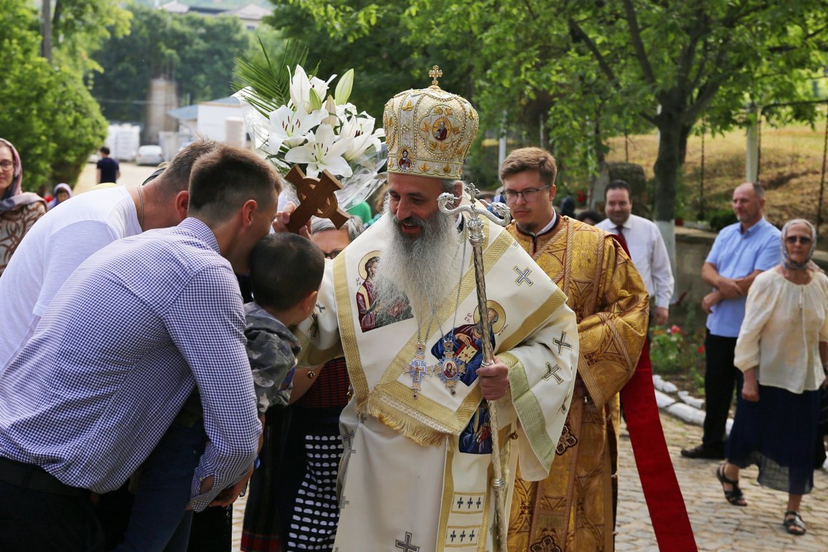 Sfinții Români, cinstiți de ieșeni la hramul Mănăstirii Bucium 218622