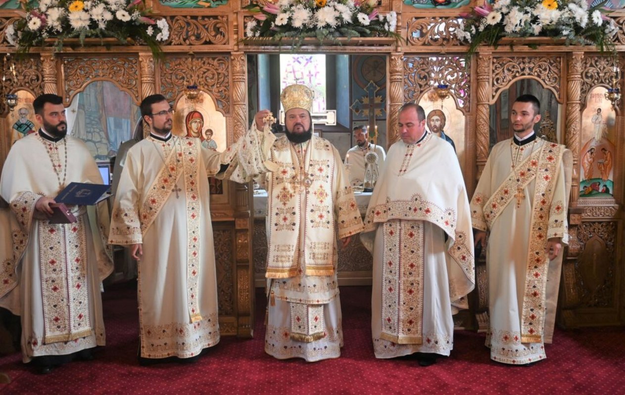 Resfințirea bisericii din Parohia Nușfalău, Sălaj 218829