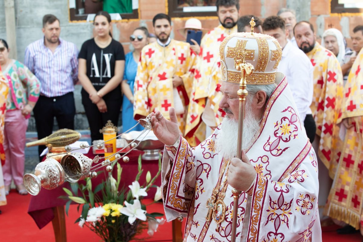 Binecuvântarea lucrărilor unui lăcaș de închinare bucureștean 218992
